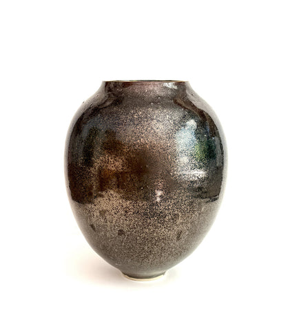 Vase en grès blanc émaillé en couleur or-bronze à effets