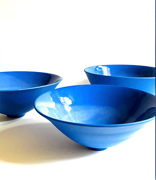 plat, grand bol, porcelaine, bleu, matte, soyeux, handmade, fait main, décoration, design, contemporain