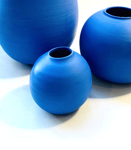 porcelaine, bleu, vase, matte, soyeux, handmade, fait main, décoration, design, contemporain