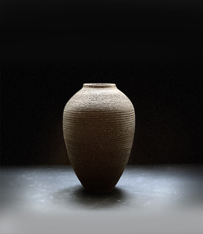 "Offrande" Vase en terre noir n°1