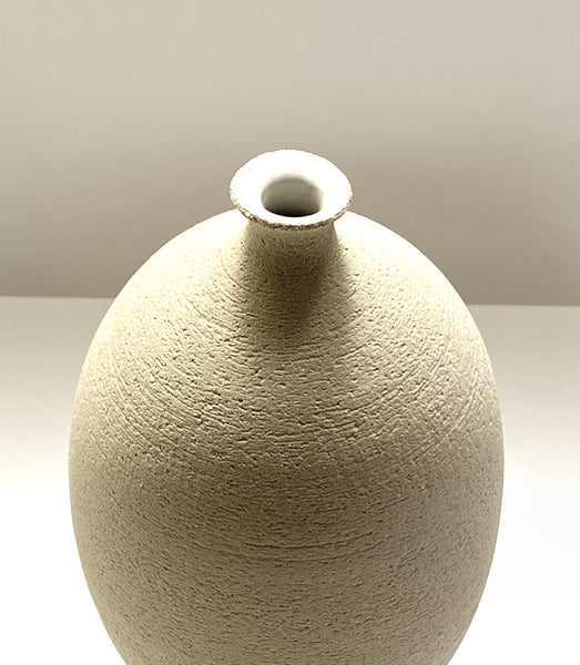 Vase en grès blanc chamotté texturé, soliflore, texture, brut, vase