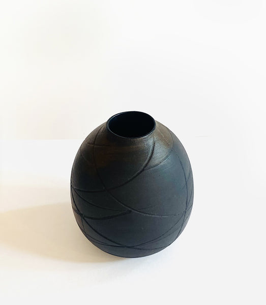 vase, grès noir, texturé, gravures, Christo